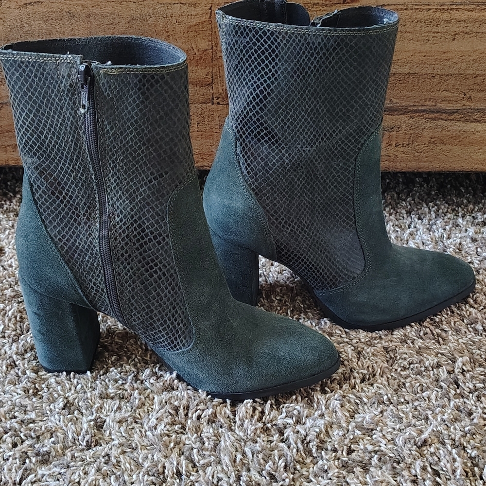 Elegant Forest Green Heeled Boots